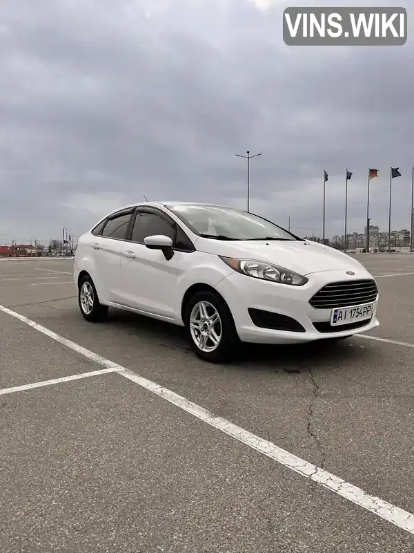 Седан Ford Fiesta 2017 1.6 л. Автомат обл. Київська, Бровари - Фото 1/21