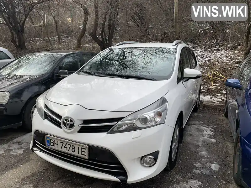 Мінівен Toyota Verso 2013 2 л. Ручна / Механіка обл. Одеська, Одеса - Фото 1/19