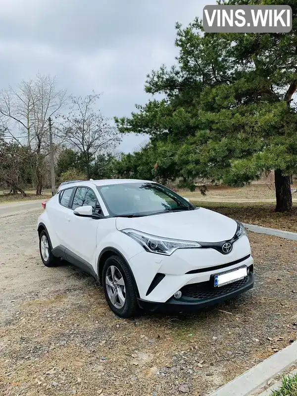 Внедорожник / Кроссовер Toyota C-HR 2019 1.2 л. Вариатор обл. Черновицкая, Черновцы - Фото 1/10