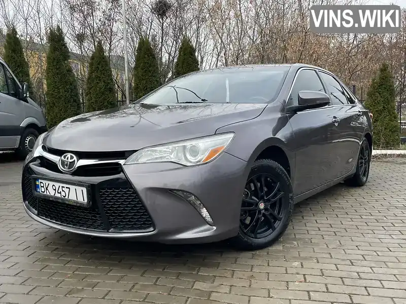 Седан Toyota Camry 2015 2.5 л. Автомат обл. Ровенская, Ровно - Фото 1/21