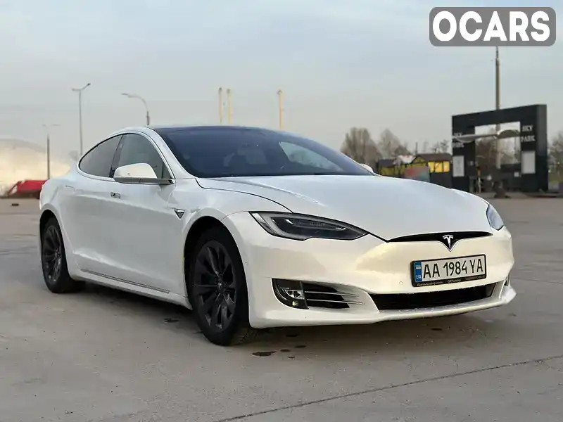 5YJSA1E22JF260179 Tesla Model S 2018 Ліфтбек  Фото 2