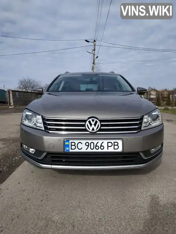 Універсал Volkswagen Passat 2011 1.6 л. Ручна / Механіка обл. Львівська, Червоноград - Фото 1/20