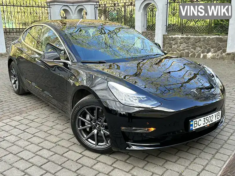 5YJ3E1EA5JF040048 Tesla Model 3 2018 Седан  Фото 1