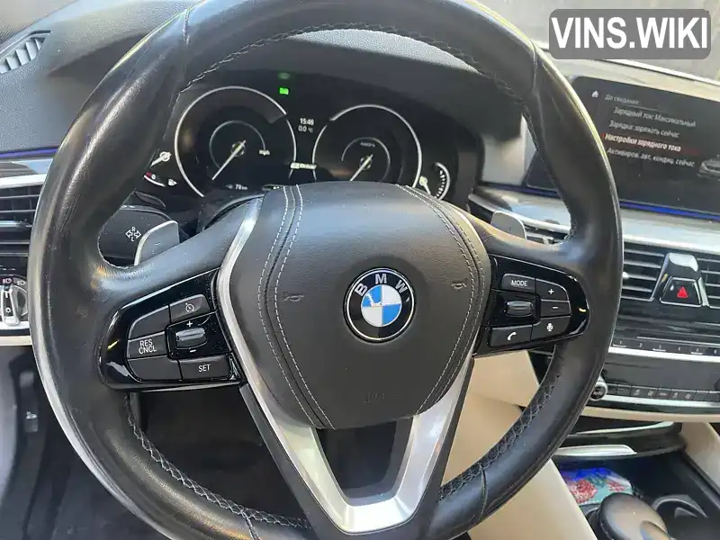 WBAJA9C56JB252951 BMW 5 Series 2018 Седан 2 л. Фото 3