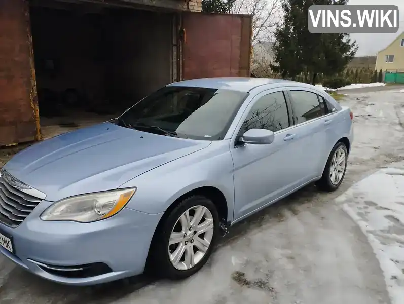 Седан Chrysler 200 2013 2.36 л. Автомат обл. Черкасская, Жашков - Фото 1/6