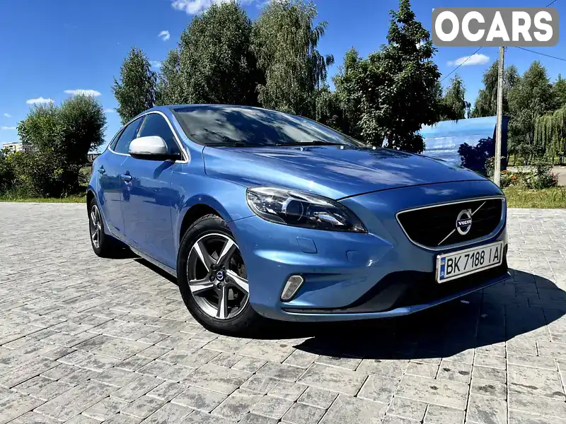 Хетчбек Volvo V40 2015 2 л. Ручна / Механіка обл. Рівненська, Здолбунів - Фото 1/21