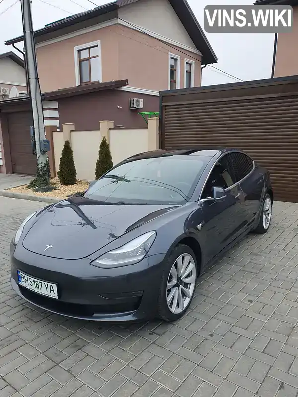 Седан Tesla Model 3 2018 null_content л. Автомат обл. Одеська, Одеса - Фото 1/21