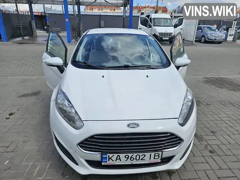 Седан Ford Fiesta 2015 1.6 л. Автомат обл. Київська, Софіївська Борщагівка - Фото 1/8