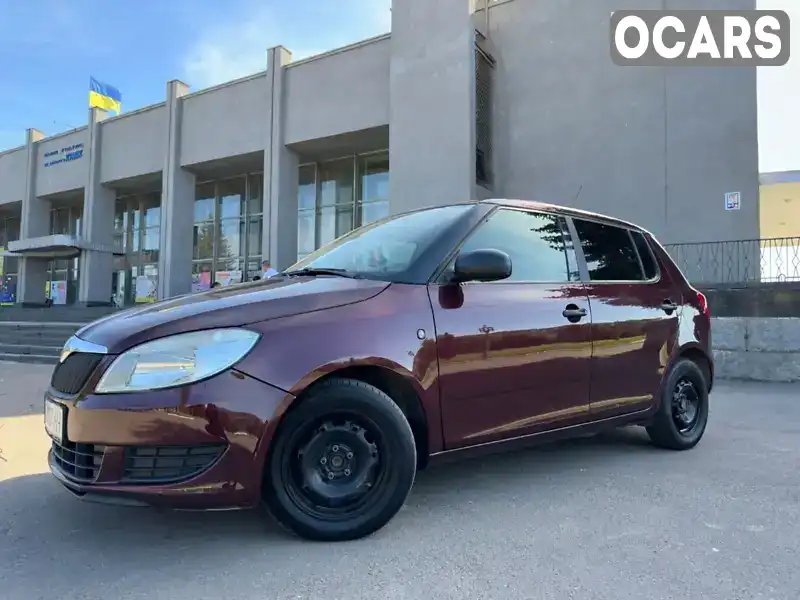 Хэтчбек Skoda Fabia 2010 1.2 л. Ручная / Механика обл. Ровенская, Ровно - Фото 1/21