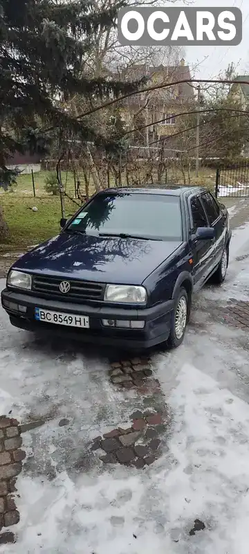 Седан Volkswagen Vento 1994 2 л. Ручна / Механіка обл. Львівська, Львів - Фото 1/21