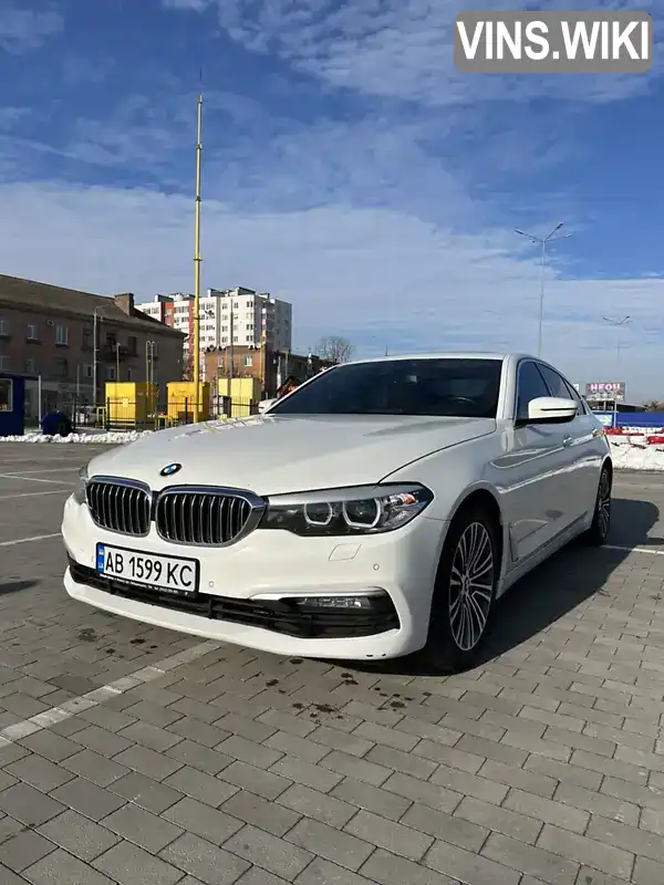 WBAJE7C58JWD53106 BMW 5 Series 2018 Седан 3 л. Фото 2