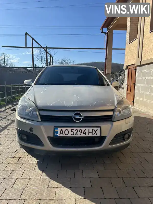 Седан Opel Astra 2005 1.6 л. Ручна / Механіка обл. Закарпатська, Мукачево - Фото 1/8