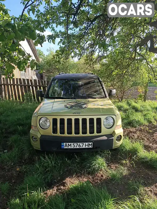 Позашляховик / Кросовер Jeep Patriot 2009 2.4 л. Варіатор обл. Житомирська, Олевськ - Фото 1/10