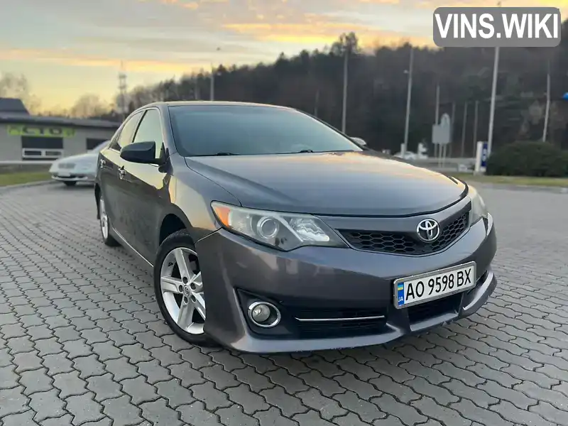 Седан Toyota Camry 2012 2.49 л. Автомат обл. Вінницька, Могилів-Подільський - Фото 1/8