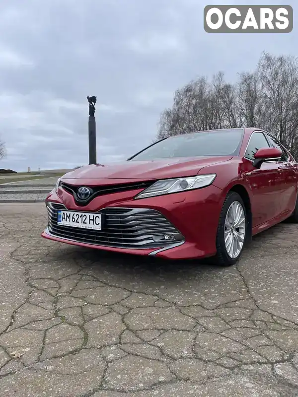 Седан Toyota Camry 2019 2.49 л. Автомат обл. Житомирська, Житомир - Фото 1/21