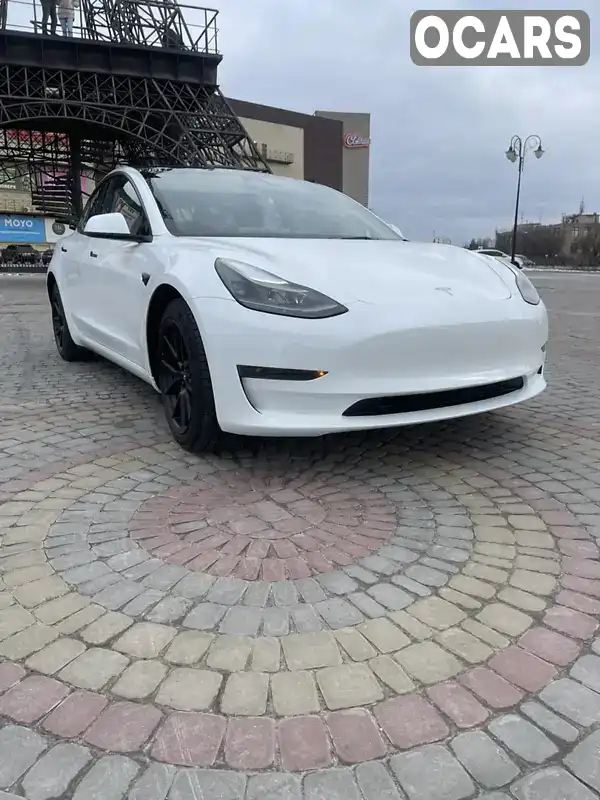 5YJ3E1EA2PF404497 Tesla Model 3 2023 Седан  Фото 1