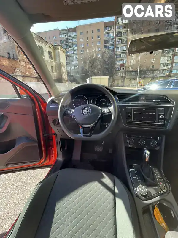 3VV0B7AX8KM074976 Volkswagen Tiguan 2019 Позашляховик / Кросовер 1.98 л. Фото 6