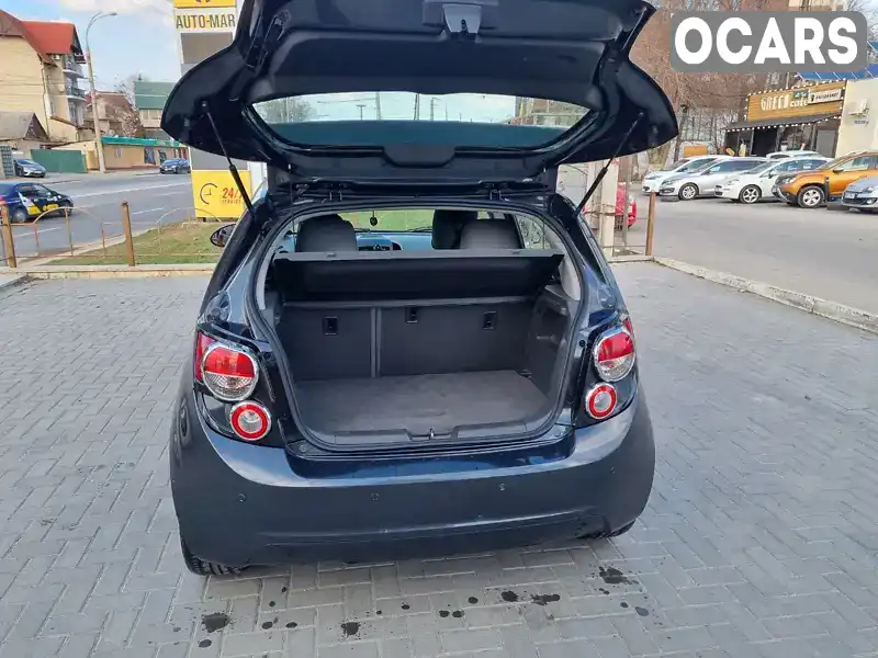 1G1JC6SB1E4181762 Chevrolet Sonic 2014 Хэтчбек 1.36 л. Фото 3