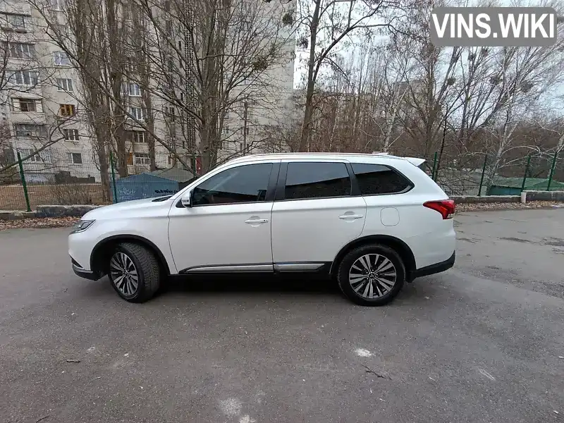 JMBXTGF3WKZ000246 Mitsubishi Outlander 2018 Позашляховик / Кросовер 2.36 л. Фото 1