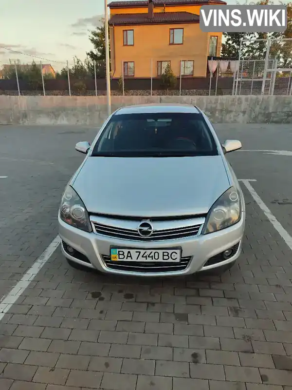 Хэтчбек Opel Astra 2008 1.6 л. Ручная / Механика обл. Николаевская, Первомайск - Фото 1/8