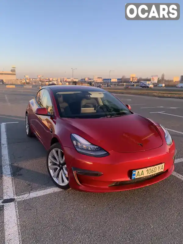 5YJ3E1EA5JF015490 Tesla Model 3 2018 Седан  Фото 1