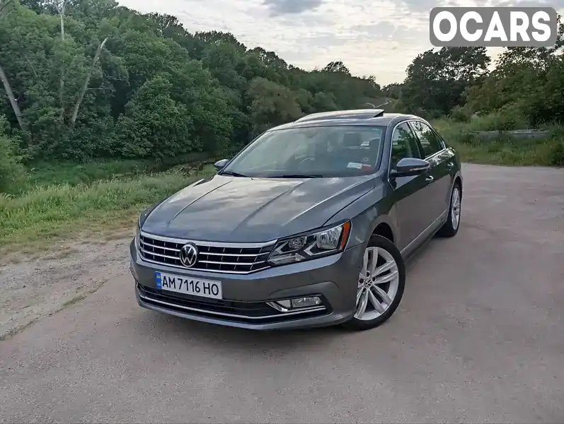 1VWCT7A38HC066843 Volkswagen Passat 2017 Седан 1.8 л. Фото 1