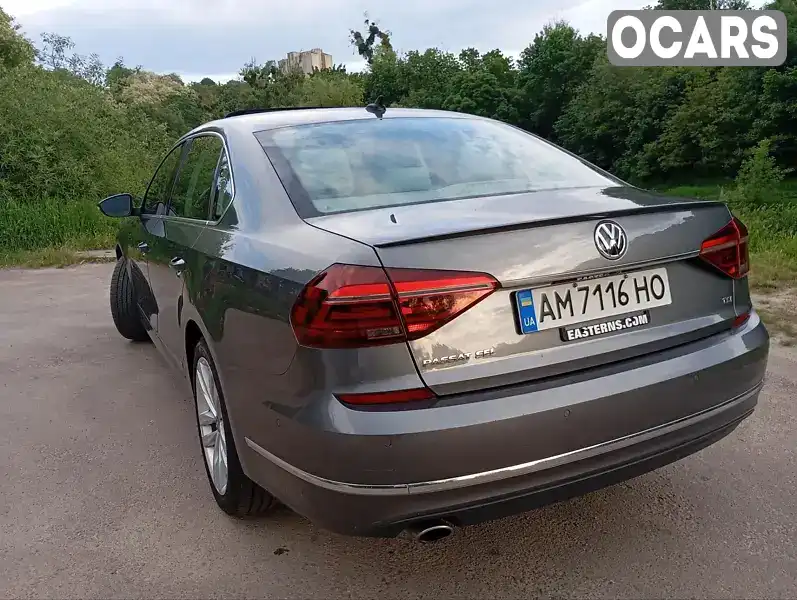 1VWCT7A38HC066843 Volkswagen Passat 2017 Седан 1.8 л. Фото 2