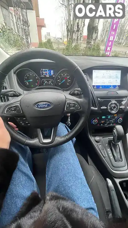 1FADP3M23JL254172 Ford Focus 2017 Хетчбек 2 л. Фото 1