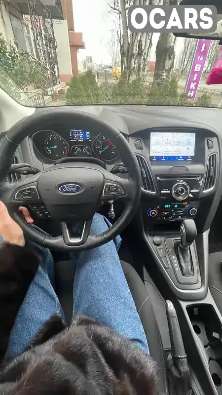 1FADP3M23JL254172 Ford Focus 2017 Хетчбек 2 л. Фото 2