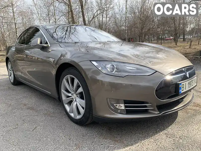 5YJSA1S25FF083123 Tesla Model S 2015 Лифтбек  Фото 9