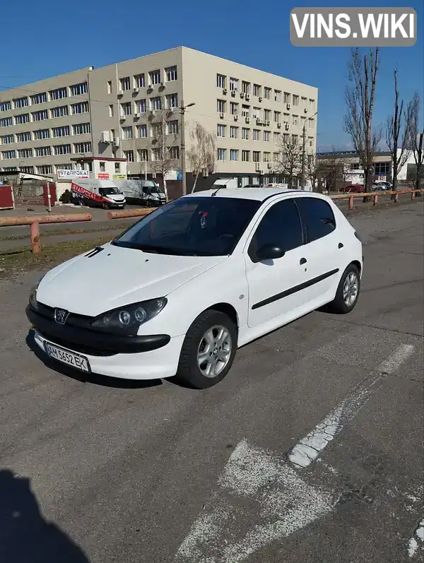 Хэтчбек Peugeot 206 2002 1.36 л. Ручная / Механика обл. Киевская, Киев - Фото 1/21