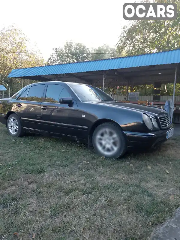 Седан Mercedes-Benz E-Class 1996 2.15 л. Ручна / Механіка обл. Чернівецька, Кельменці - Фото 1/16