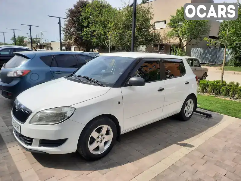 Хетчбек Skoda Fabia 2011 1.6 л. Ручна / Механіка обл. Закарпатська, Ужгород - Фото 1/21