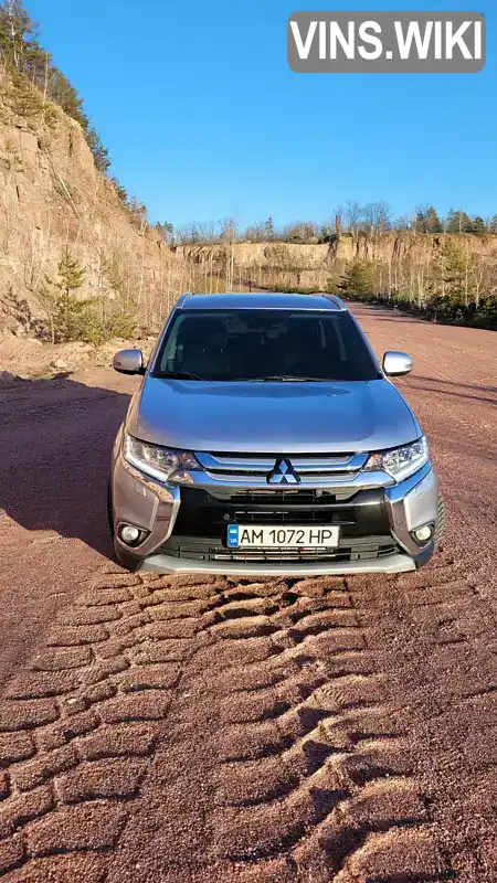 Позашляховик / Кросовер Mitsubishi Outlander 2015 2.3 л. обл. Житомирська, Овруч - Фото 1/21