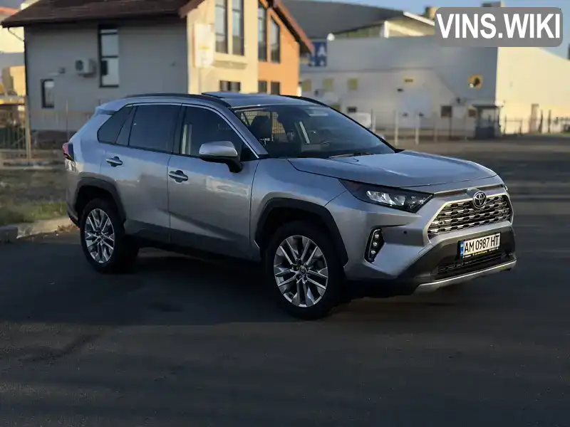 Позашляховик / Кросовер Toyota RAV4 2020 2.49 л. Варіатор обл. Київська, Київ - Фото 1/21