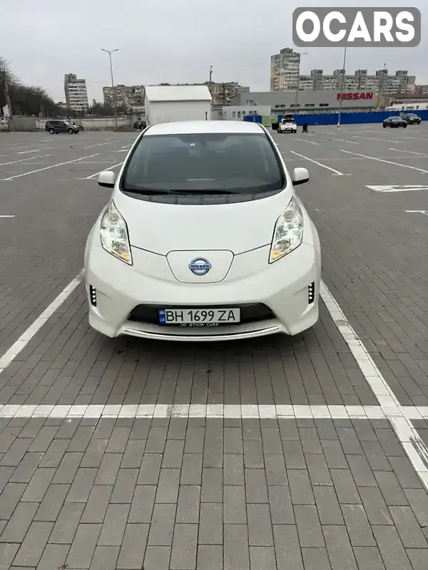 AZE0103697 Nissan Leaf 2014 Хетчбек  Фото 2