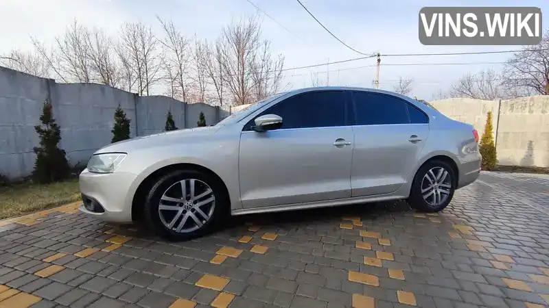 Седан Volkswagen Jetta 2012 1.6 л. Ручна / Механіка обл. Дніпропетровська, Дніпро (Дніпропетровськ) - Фото 1/21