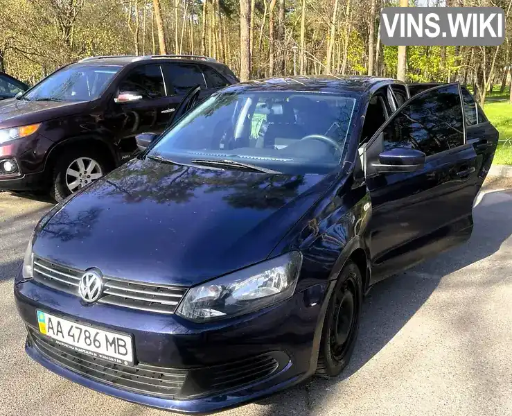 Седан Volkswagen Polo 2011 1.6 л. Ручна / Механіка обл. Київська, Київ - Фото 1/21