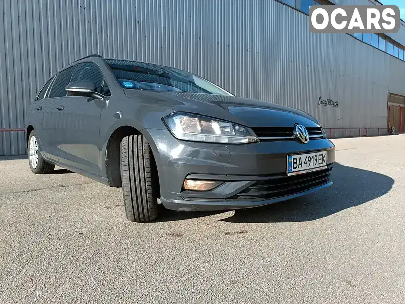 WVWZZZAUZHP785661 Volkswagen Golf 2017 Универсал 1.6 л. Фото 4