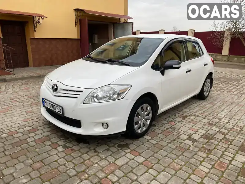 Хетчбек Toyota Auris 2012 1.4 л. Ручна / Механіка обл. Львівська, Борислав - Фото 1/15