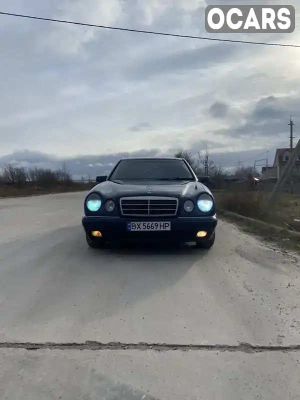 Седан Mercedes-Benz E-Class 1998 2.2 л. Автомат обл. Чернівецька, Хотин - Фото 1/12