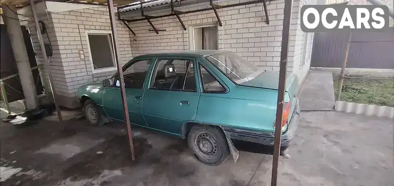 Седан Opel Kadett 1988 1.3 л. Ручна / Механіка обл. Дніпропетровська, Дніпро (Дніпропетровськ) - Фото 1/6