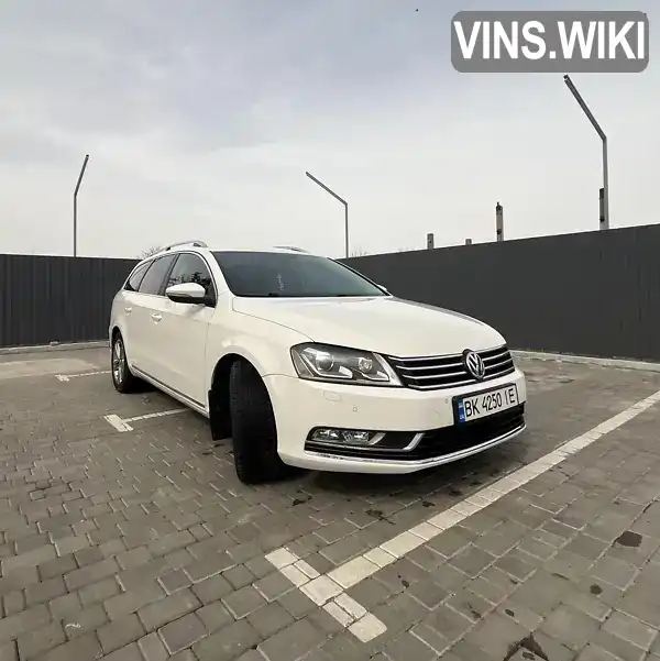 Універсал Volkswagen Passat 2012 2 л. Автомат обл. Рівненська, Рівне - Фото 1/21