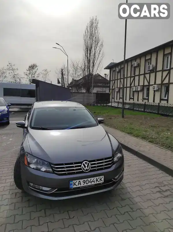 1VWBN7A30DC030502 Volkswagen Passat 2012 Седан 1.97 л. Фото 2