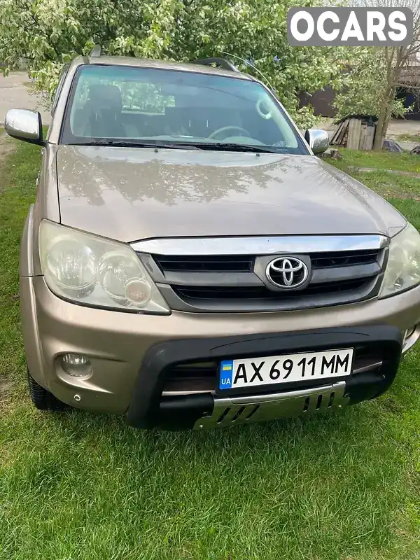 Позашляховик / Кросовер Toyota Fortuner 2006 2.69 л. Автомат обл. Харківська, Богодухів - Фото 1/13