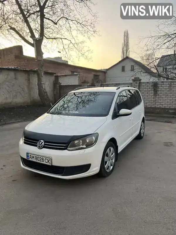 Мінівен Volkswagen Touran 2012 1.6 л. Автомат обл. Житомирська, Житомир - Фото 1/21