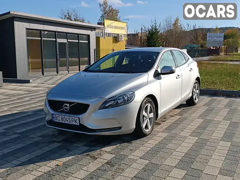 Хетчбек Volvo V40 2015 1.97 л. Автомат обл. Львівська, Львів - Фото 1/17