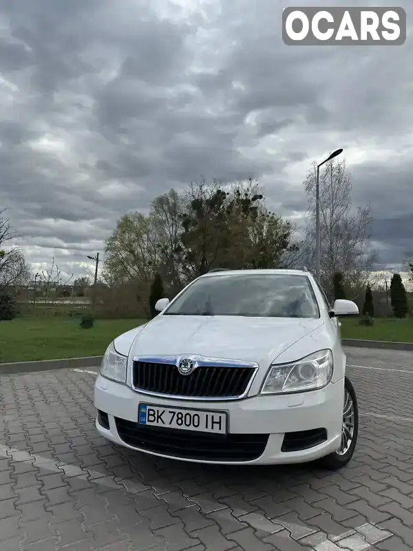 Універсал Skoda Octavia 2011 1.6 л. Автомат обл. Рівненська, Дубно - Фото 1/17