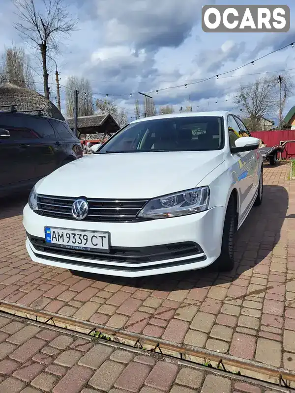 Седан Volkswagen Jetta 2015 2 л. Автомат обл. Житомирська, Коростень - Фото 1/21