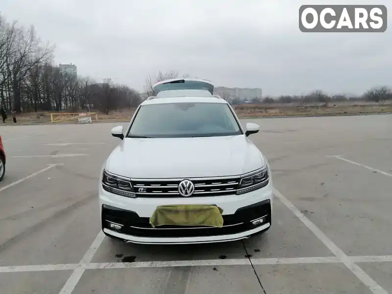 WVGZZZ5NZLW852562 Volkswagen Tiguan 2019 Позашляховик / Кросовер 1.98 л. Фото 2